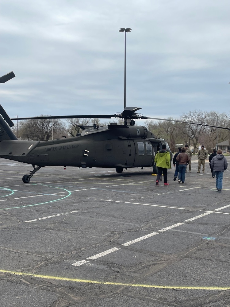 military helicopter 